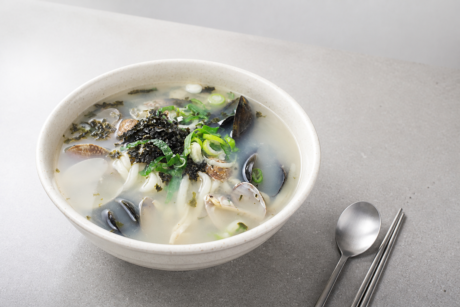 해물칼국수 매장·키오스크 완성 사진