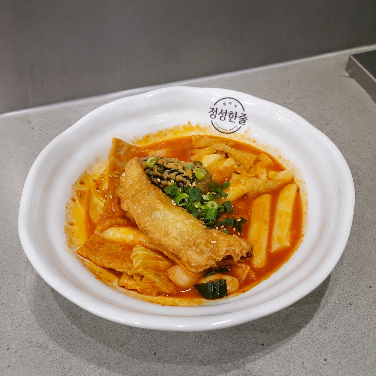 튀김 떡볶이 매장·키오스크 완성 사진