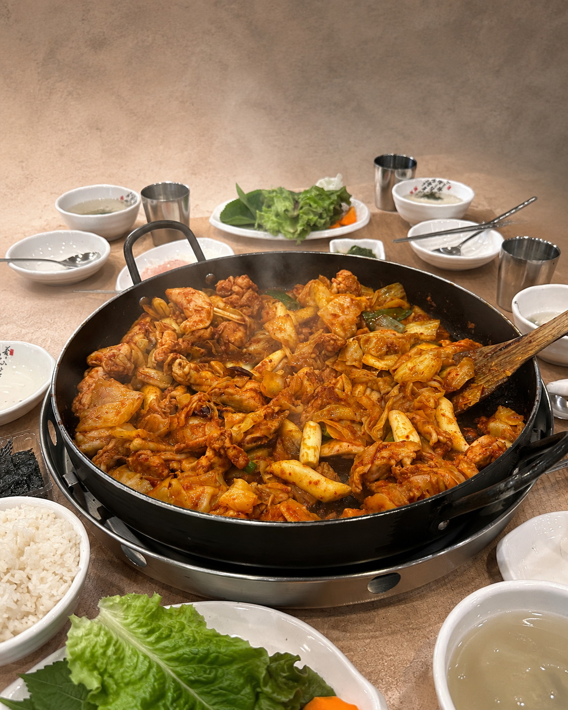 철판 닭갈비 매장·키오스크 완성 사진